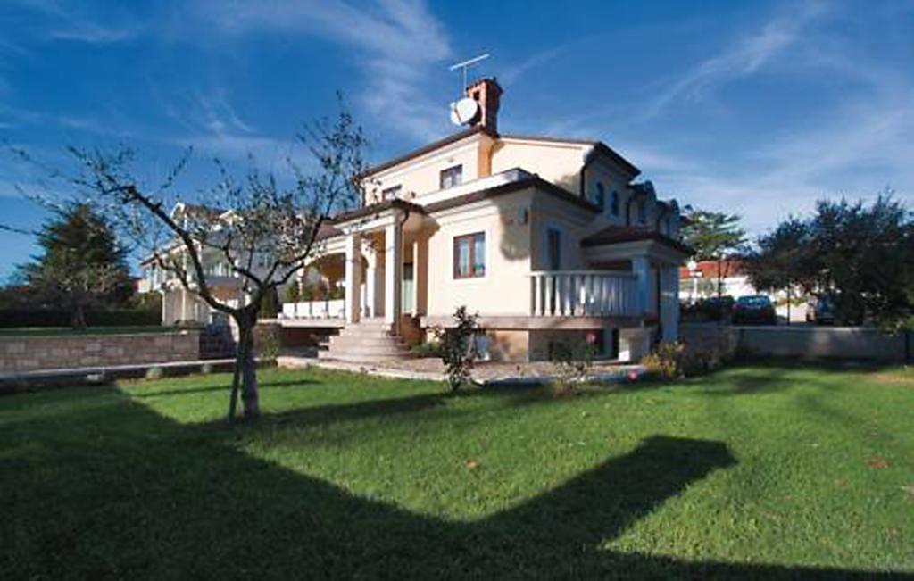 Apartments Villa Teuta Umag Eksteriør billede